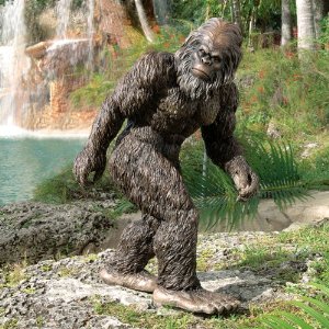 Bigfoot garden statue